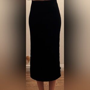 Aritzia Wilfred Black Ribbed Midi Skirt